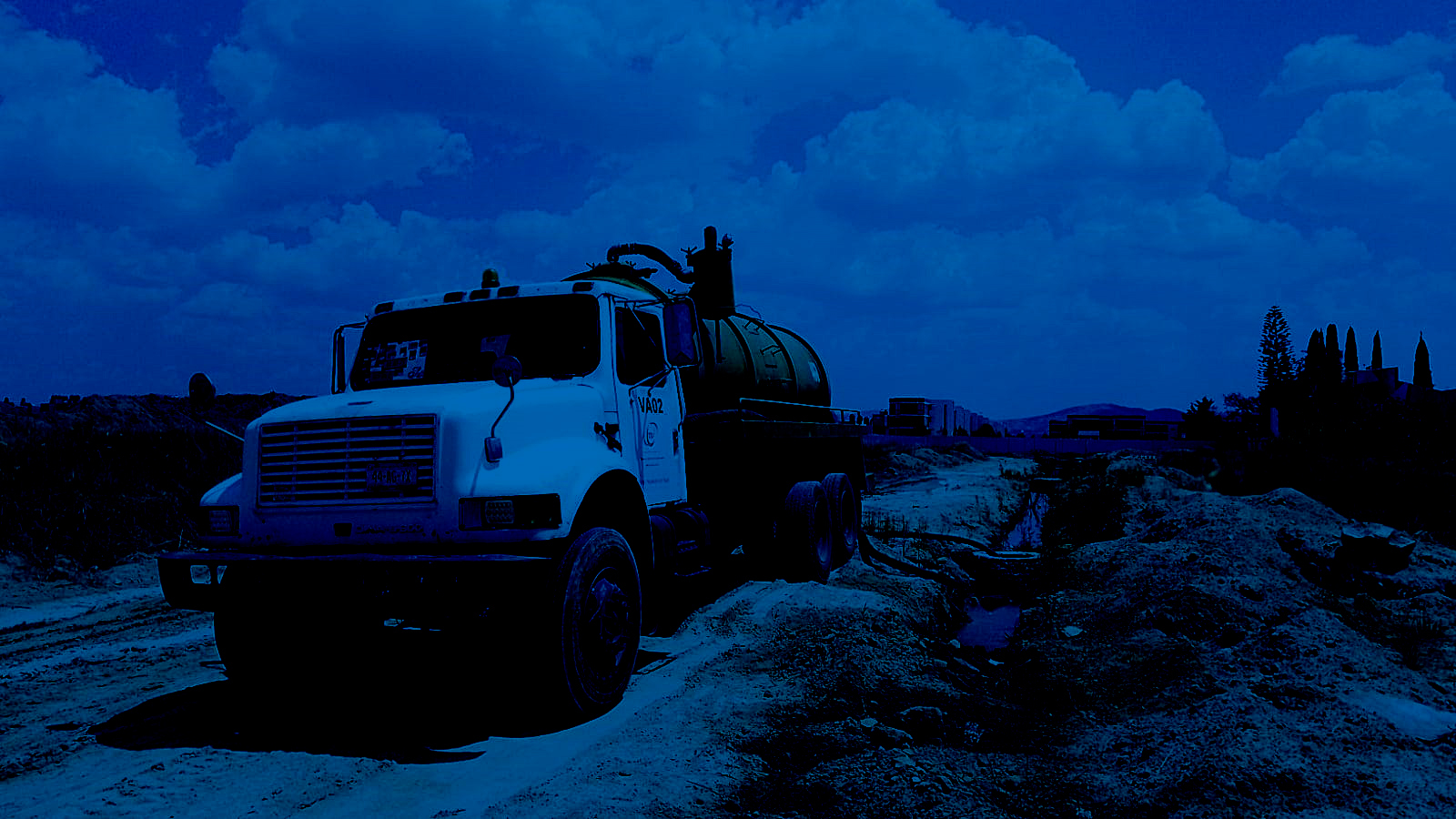 Camion de desazolve TSW en operacion